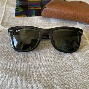 Ray-Ban Folding Wayfarer